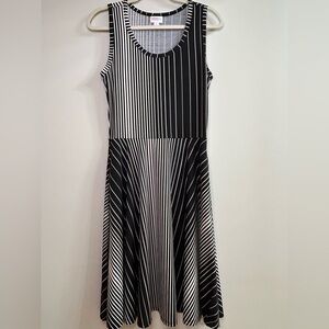 LuLaRoe Nicki Sleeveless A-Line Black and White Dress, Size Small